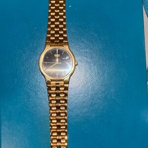 SEIKO gold watch
